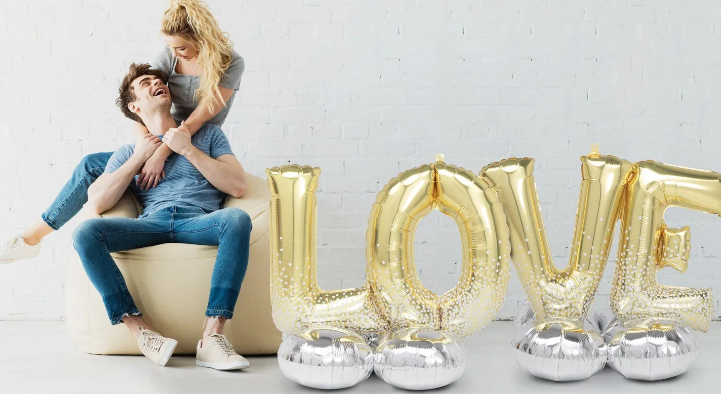 AirLoonz Gold Love Balloon Phrase Yard Decoration Kit
