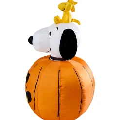 3.5 Foot Peanuts Classic Snoopy Halloween Inflatable Lawn Decoration