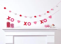 XOXO Valentine's Day MDF & Plastic Banner Set, 2pc, 6ft